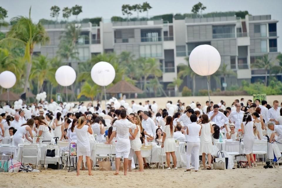Iconic White Party Le Dîner en Blanc Makes Grand Comeback in Singapore