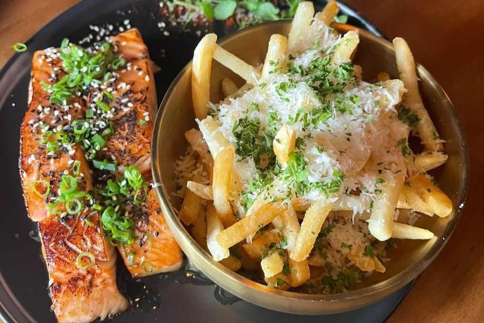 Dan's Steak Bar & Grill