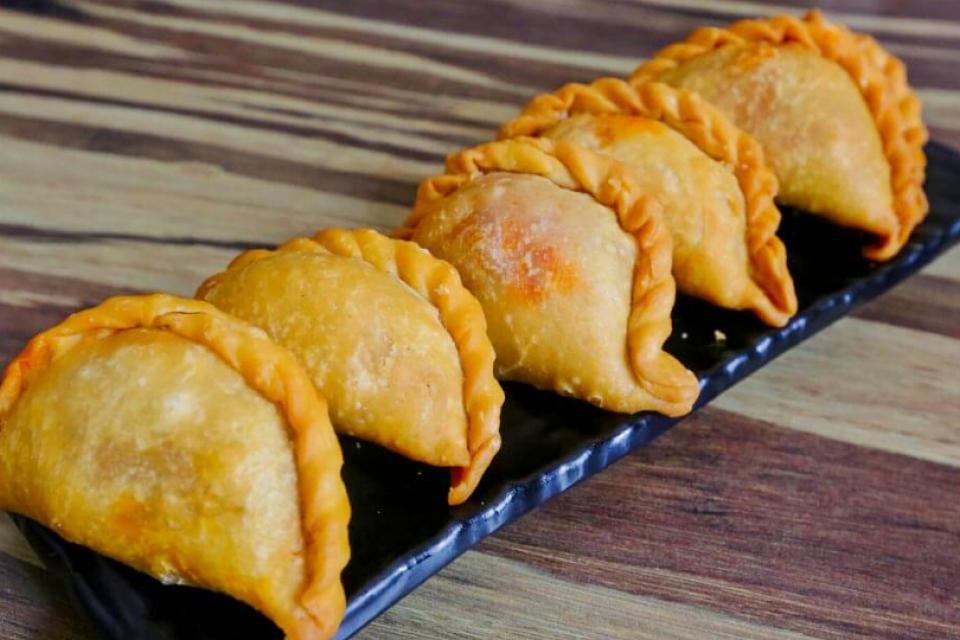 Tuck Into Mouth-watering Curry Puffs in Singapore