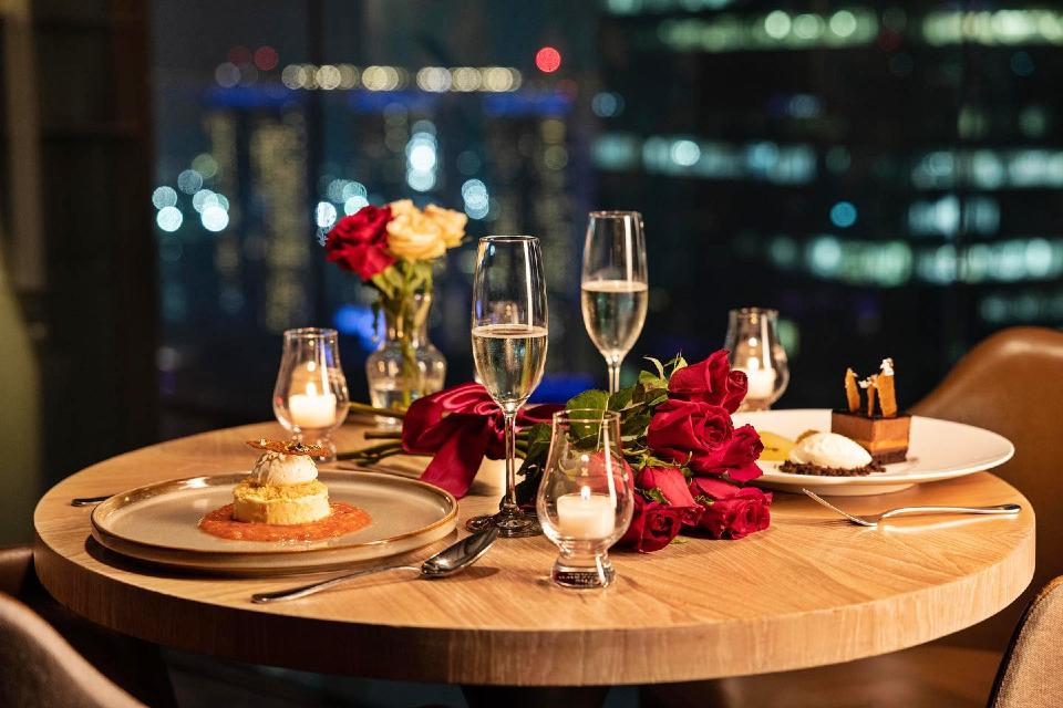 Celebrate Valentine’s Day With Panoramic Views of Marina Bay Skyline