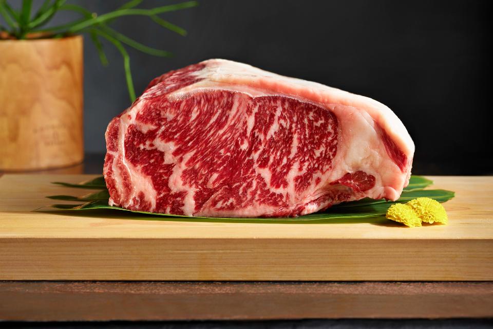 Wagyu X raw steak