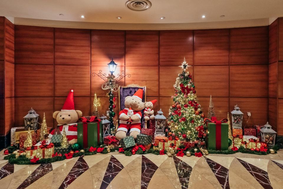 Celebrate the Magic of Christmas at The Fullerton Hotels Singapore