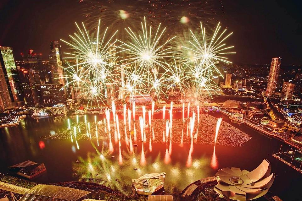 A Night of Opulence Above Singapore at CÉ LA VI Singapore