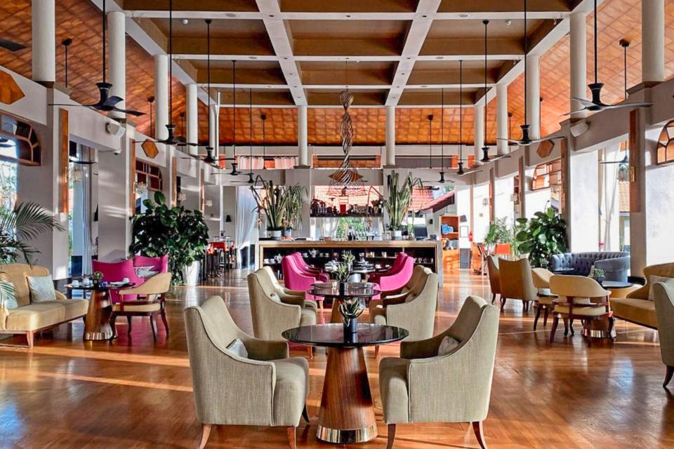 LeBar at Sofitel Singapore Sentosa