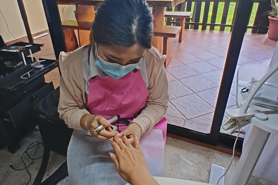 A First-Hand Review of Perky Lash Home Service Nails and Eyelashes