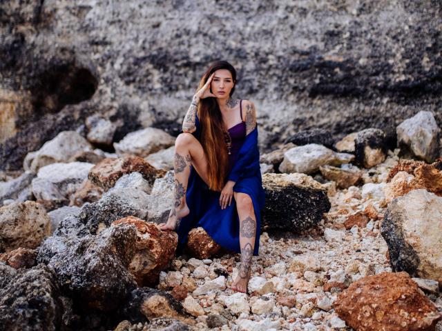 Lisa Von Tang