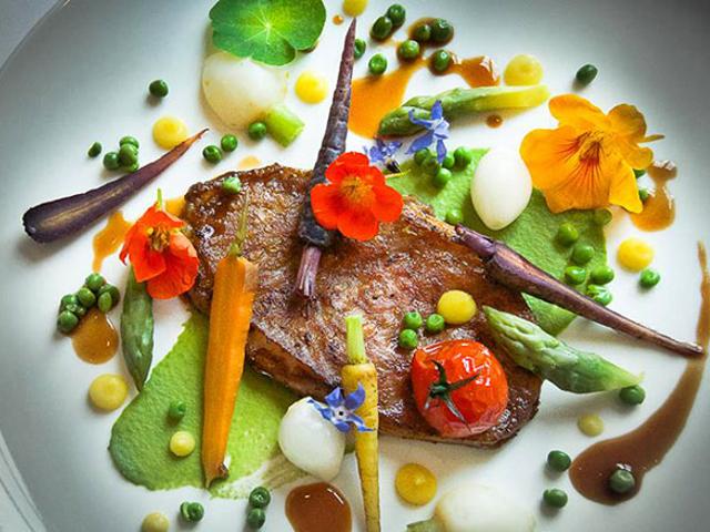 Flutes Restaurant & Bar