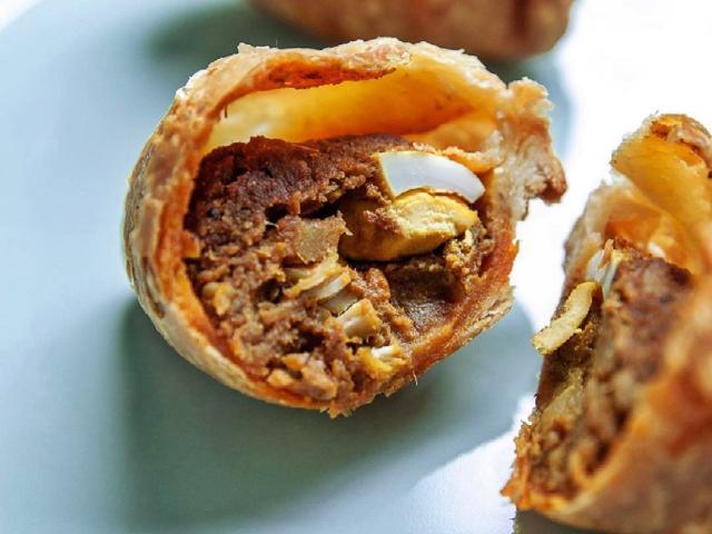Rolina Traditional Hainanese Curry Puffs
