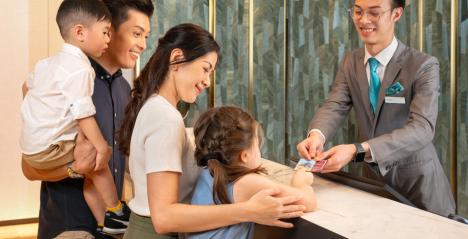 Hilton Singapore Orchard - Family Check-in