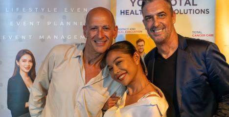 William Vaughan Saffron Asia Media Company (right) and John Gordon Expat Choice Asia (left)attending the recent Tastemakers Event at Oskars Bangkok