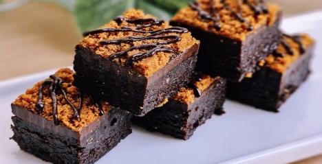 Baker X Welcomes Bakes By Ben, Presenting Signature Walnut Chocolate Brownies